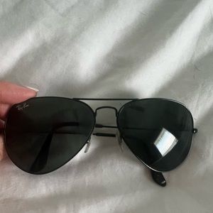 Black Ray-Ban Aviators